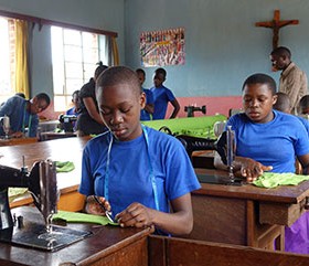 Bessere Chancen für Mädchen – Haushaltungsschulen in der Region Mbinga (Tansania)